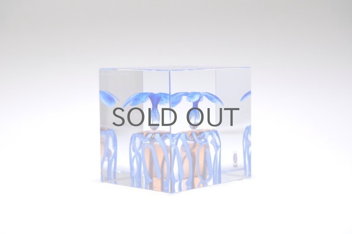 画像2: 北欧アートガラス/ビンテージガラス/アートピース/Oiva Toikka/オイバトイッカ/Nuutajarv/ヌータヤルヴィ/Annual Cube/アンニュアルキューブ/2004年 (2)