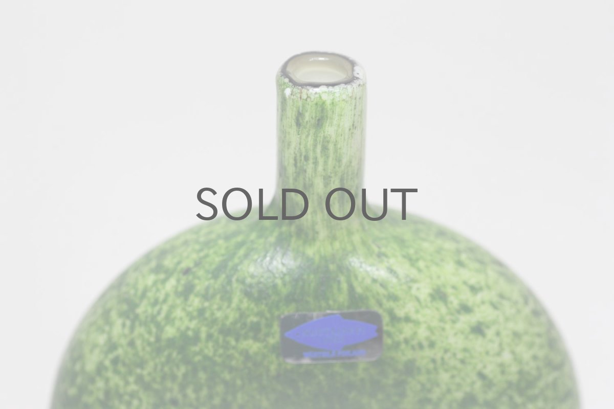 画像2: 北欧ガラス/Oiva Toikka/オイバ・トイッカ/Nuutajarvi/ヌータヤルヴィ/MANSIKKAPAIKKA/一輪挿し/グリーン/Sサイズ (2)