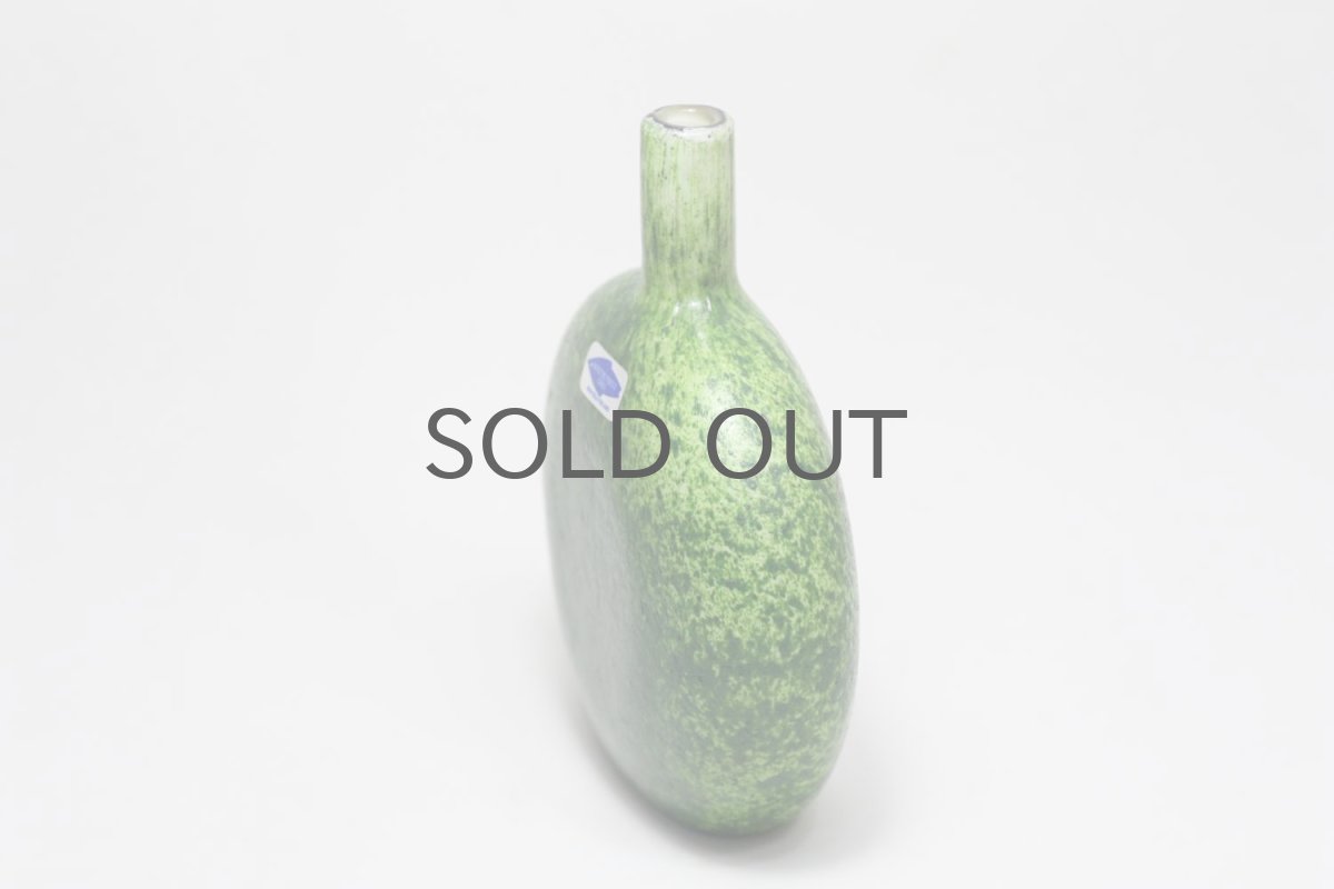 画像4: 北欧ガラス/Oiva Toikka/オイバ・トイッカ/Nuutajarvi/ヌータヤルヴィ/MANSIKKAPAIKKA/一輪挿し/グリーン/Sサイズ (4)