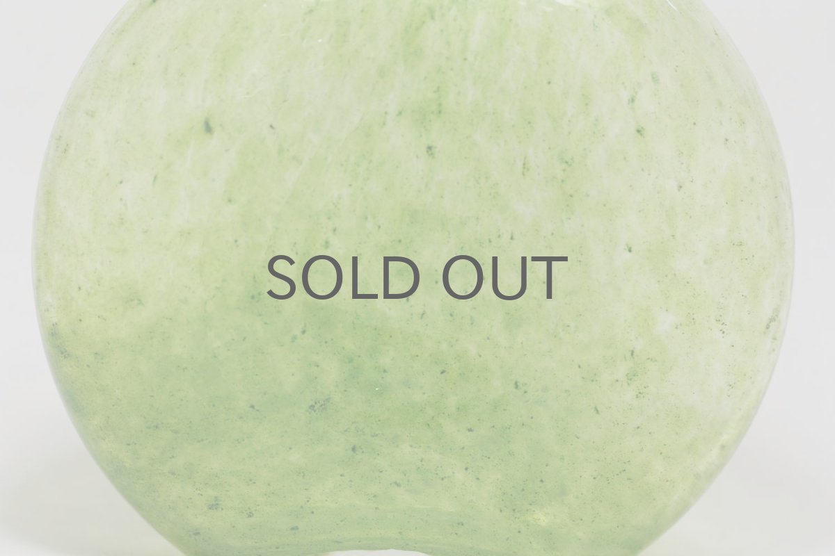 画像4: 北欧ガラス/Oiva Toikka/オイバ・トイッカ/Nuutajarvi/ヌータヤルヴィ/MANSIKKAPAIKKA/一輪挿し/グリーン/Lサイズ (4)