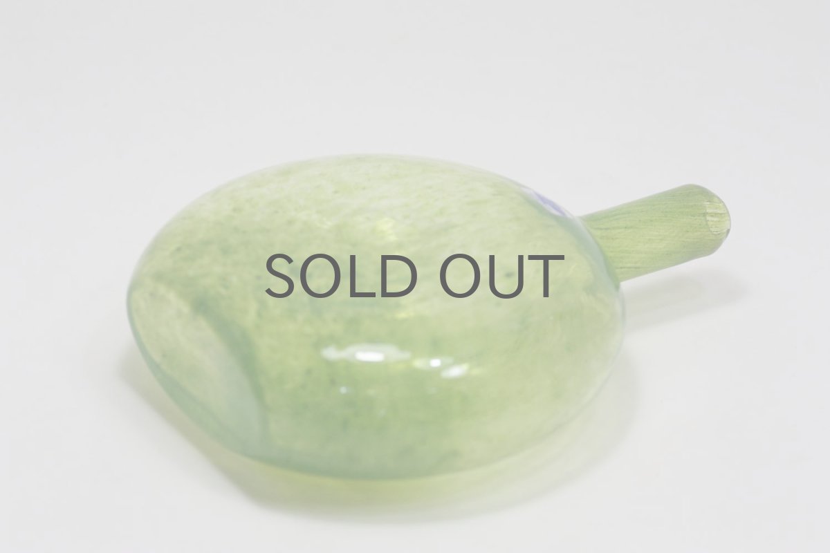 画像5: 北欧ガラス/Oiva Toikka/オイバ・トイッカ/Nuutajarvi/ヌータヤルヴィ/MANSIKKAPAIKKA/一輪挿し/グリーン/Lサイズ (5)