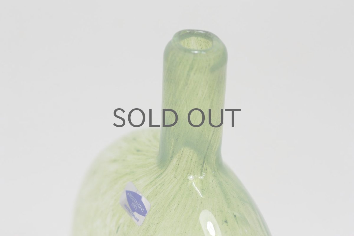 画像7: 北欧ガラス/Oiva Toikka/オイバ・トイッカ/Nuutajarvi/ヌータヤルヴィ/MANSIKKAPAIKKA/一輪挿し/グリーン/Lサイズ (7)