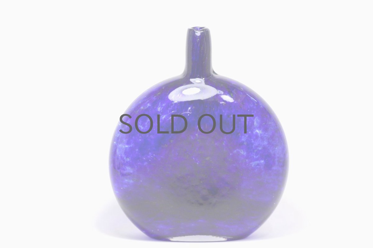 画像4: 北欧ガラス/Oiva Toikka/オイバ・トイッカ/Nuutajarvi/ヌータヤルヴィ/MANSIKKAPAIKKA/一輪挿し/ネイビー/Lサイズ (4)