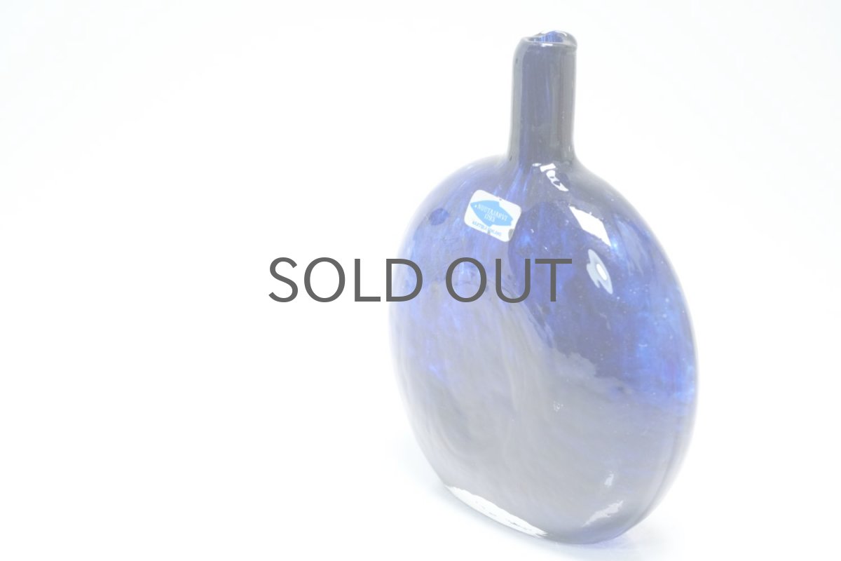 画像2: 北欧ガラス/Oiva Toikka/オイバ・トイッカ/Nuutajarvi/ヌータヤルヴィ/MANSIKKAPAIKKA/一輪挿し/ネイビー/Sサイズ/No.1 (2)