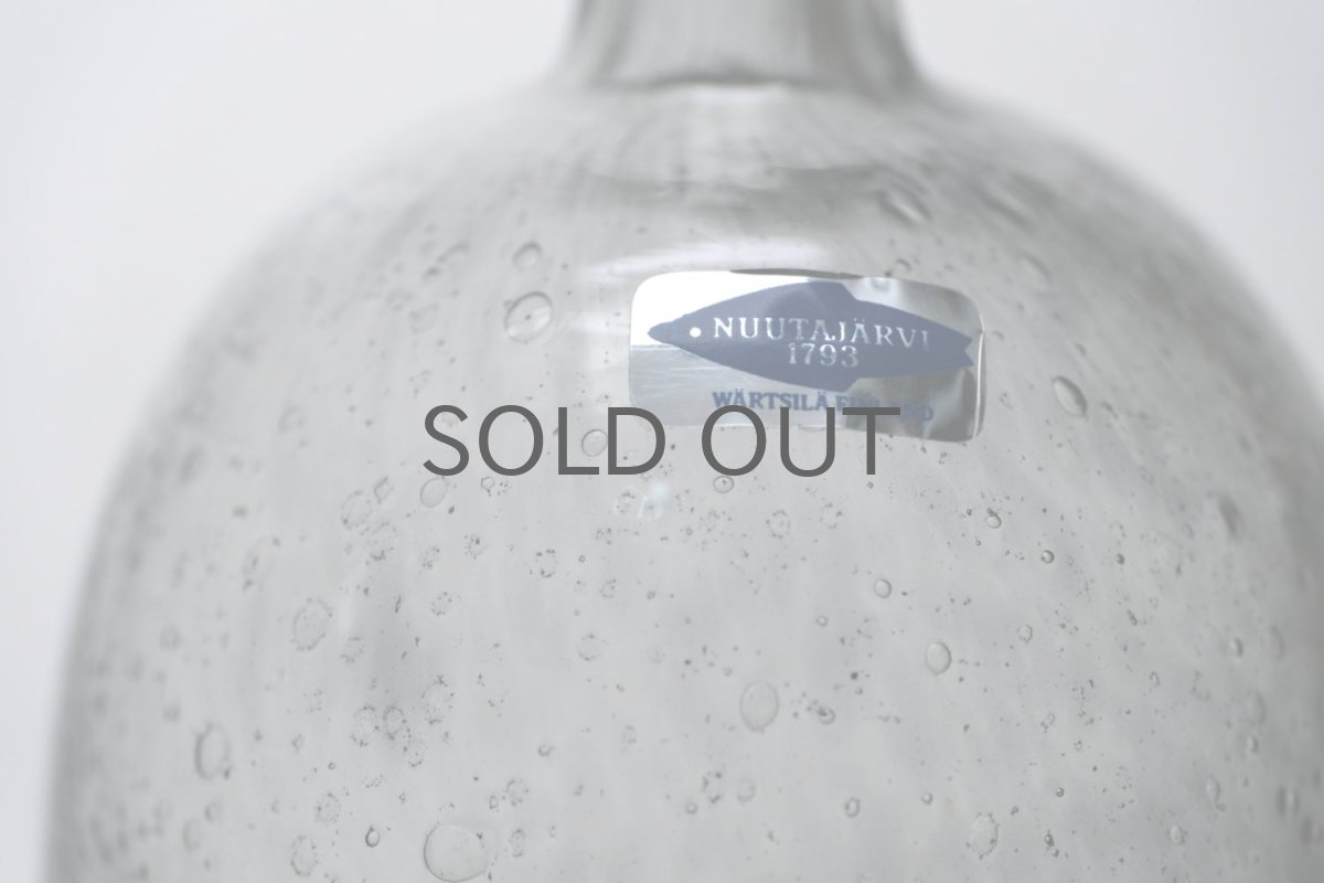 画像5: 北欧ガラス/Oiva Toikka/オイバ・トイッカ/Nuutajarvi/ヌータヤルヴィ/MANSIKKAPAIKKA/一輪挿し/ライトグレークリア気泡入り (5)