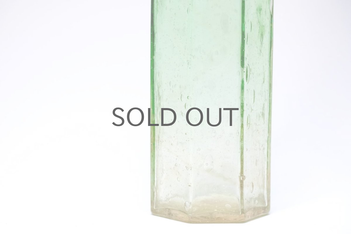 画像5: 北欧アートガラス/ビンテージガラス/Oiva Toikka/オイバ・トイッカ/Nuutajarvi/ヌータヤルヴィ/Puteli/プテリボトル/Mサイズ/8角形/ライムグリーン (5)
