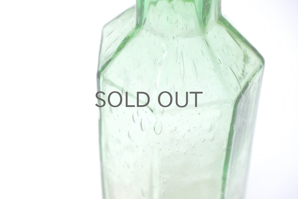 画像4: 北欧アートガラス/ビンテージガラス/Oiva Toikka/オイバ・トイッカ/Nuutajarvi/ヌータヤルヴィ/Puteli/プテリボトル/Mサイズ/8角形/ライムグリーン (4)