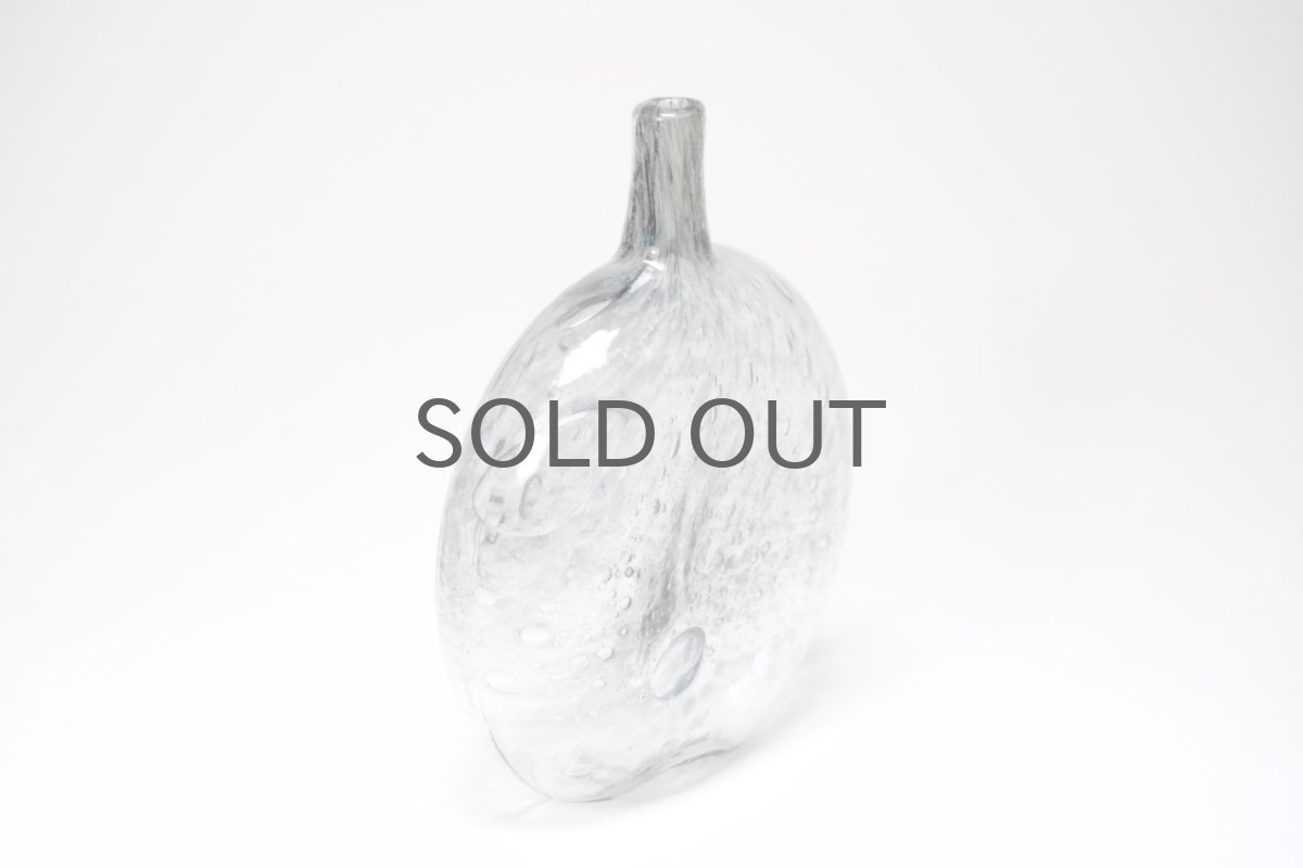 画像5: 北欧ガラス/Oiva Toikka/オイバ・トイッカ/Nuutajarvi/ヌータヤルヴィ/MANSIKKAPAIKKA/一輪挿し/グレー/Lサイズ (5)