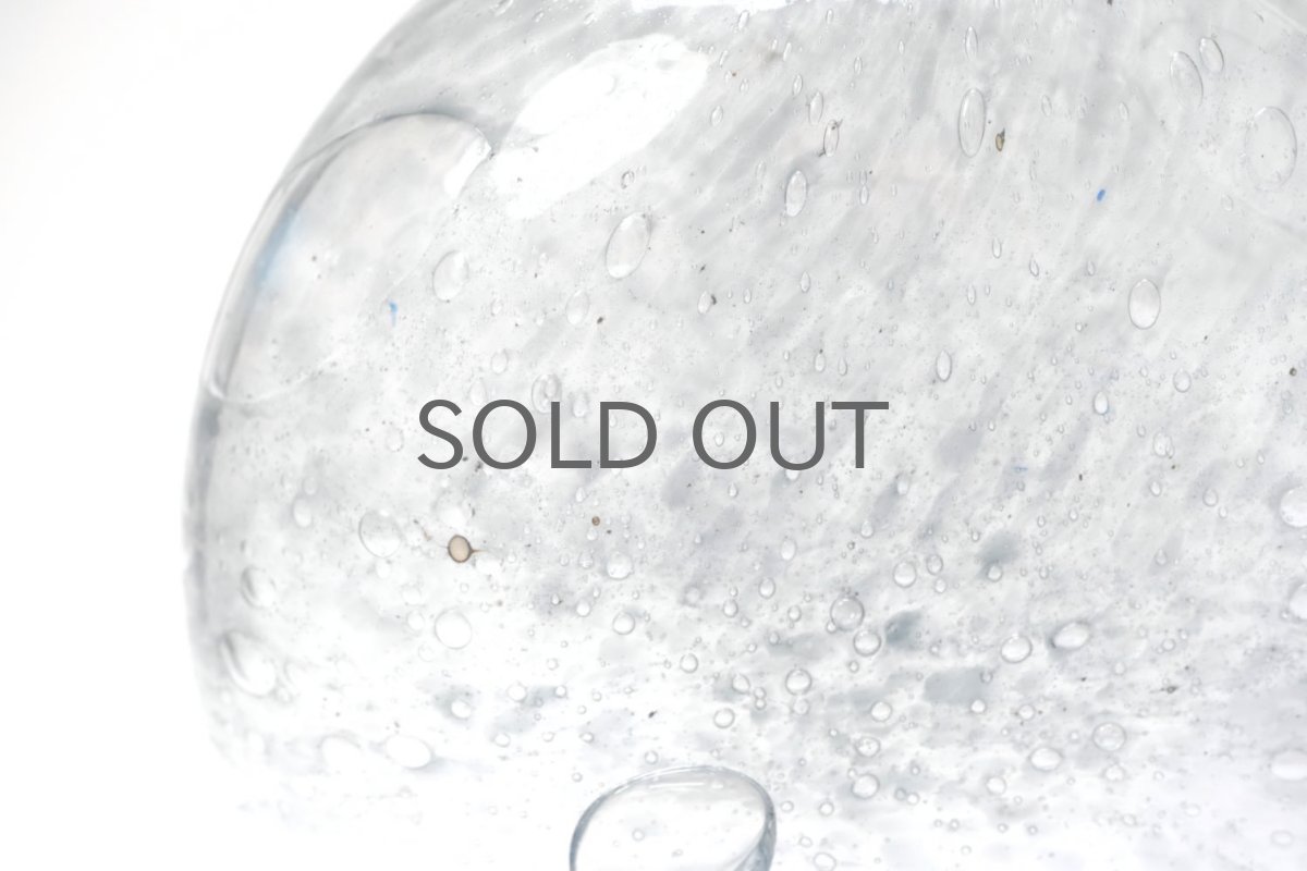 画像3: 北欧ガラス/Oiva Toikka/オイバ・トイッカ/Nuutajarvi/ヌータヤルヴィ/MANSIKKAPAIKKA/一輪挿し/グレー/Lサイズ (3)