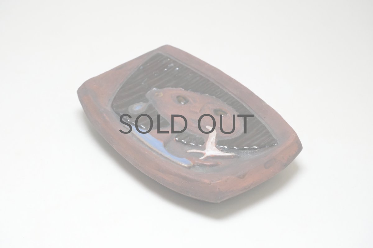 画像3: スウェーデン/Lars Bergsten/ラース・バーグステン/陶板/イヤリングの女性と小鳥 (3)