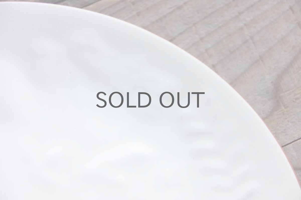 表面に貫入があります。