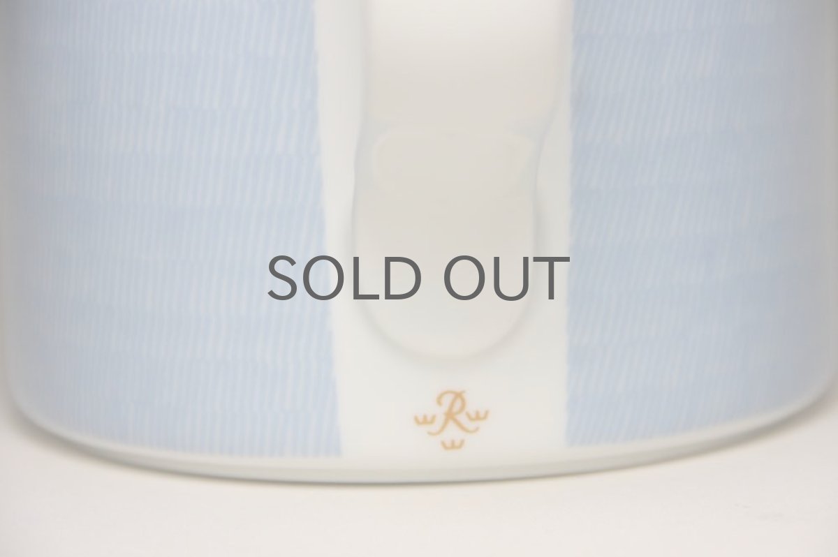 ハンドルの下にロールストランドのメークが入っています