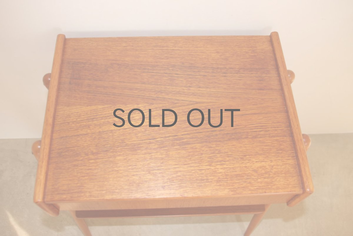 画像4: 北欧ビンテージ家具/スウェーデン チーク ベッドサイドテーブル  (4)