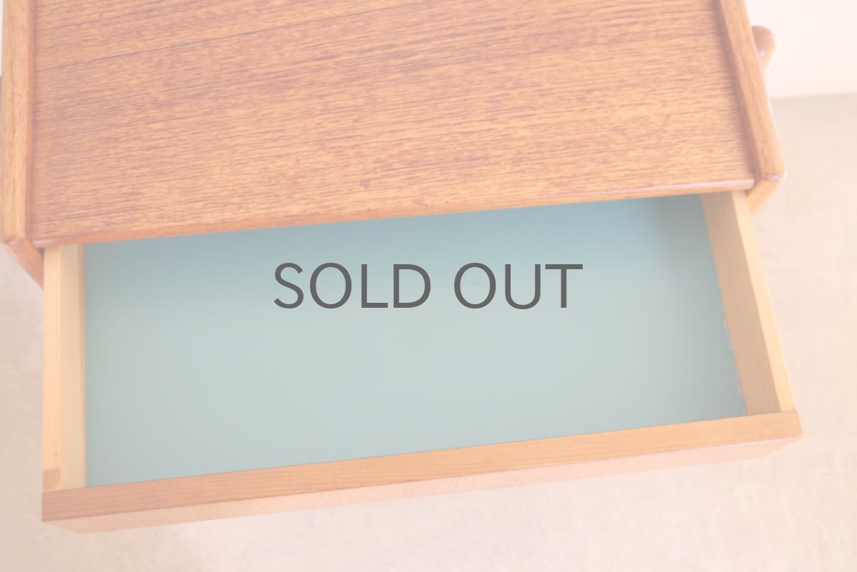 画像5: 北欧ビンテージ家具/スウェーデン チーク ベッドサイドテーブル  (5)