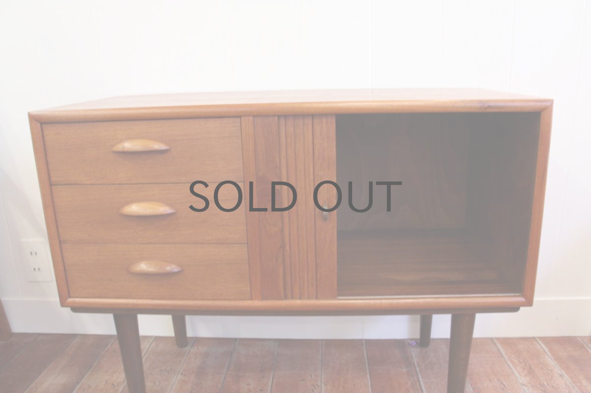 画像2: 北欧家具ビンテージ デンマーク製 チークミニキャビネット (2)