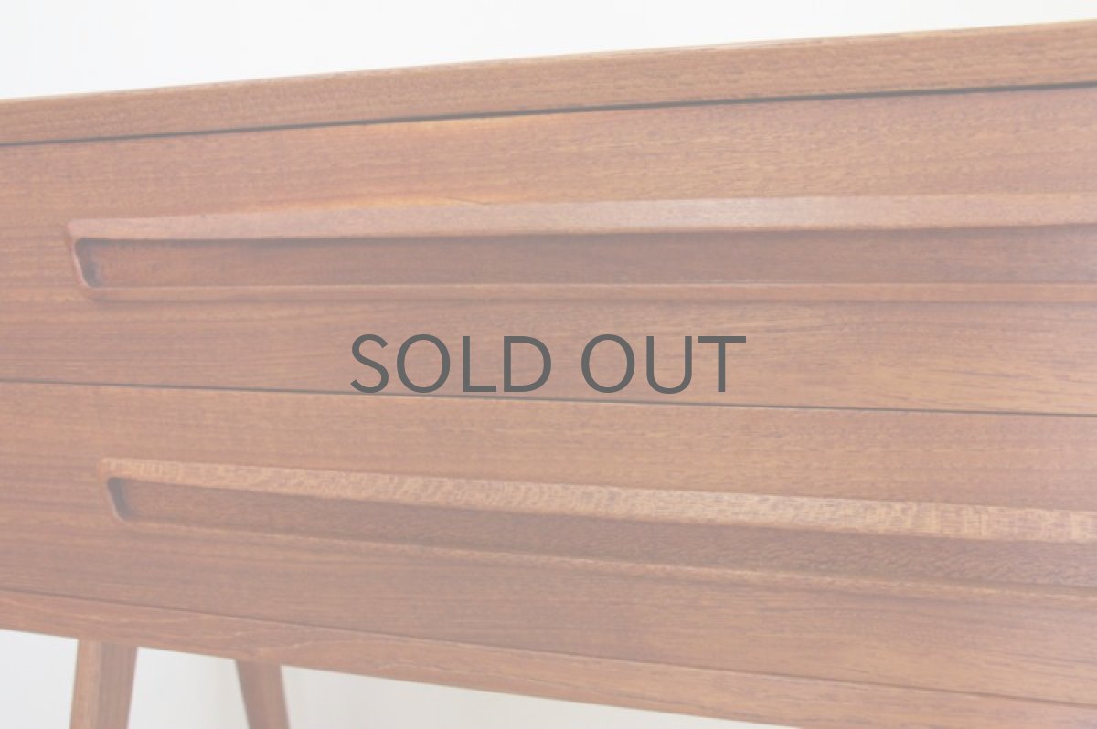 画像2: デンマーク製 AP mobler社製 チーク2段チェスト (2)