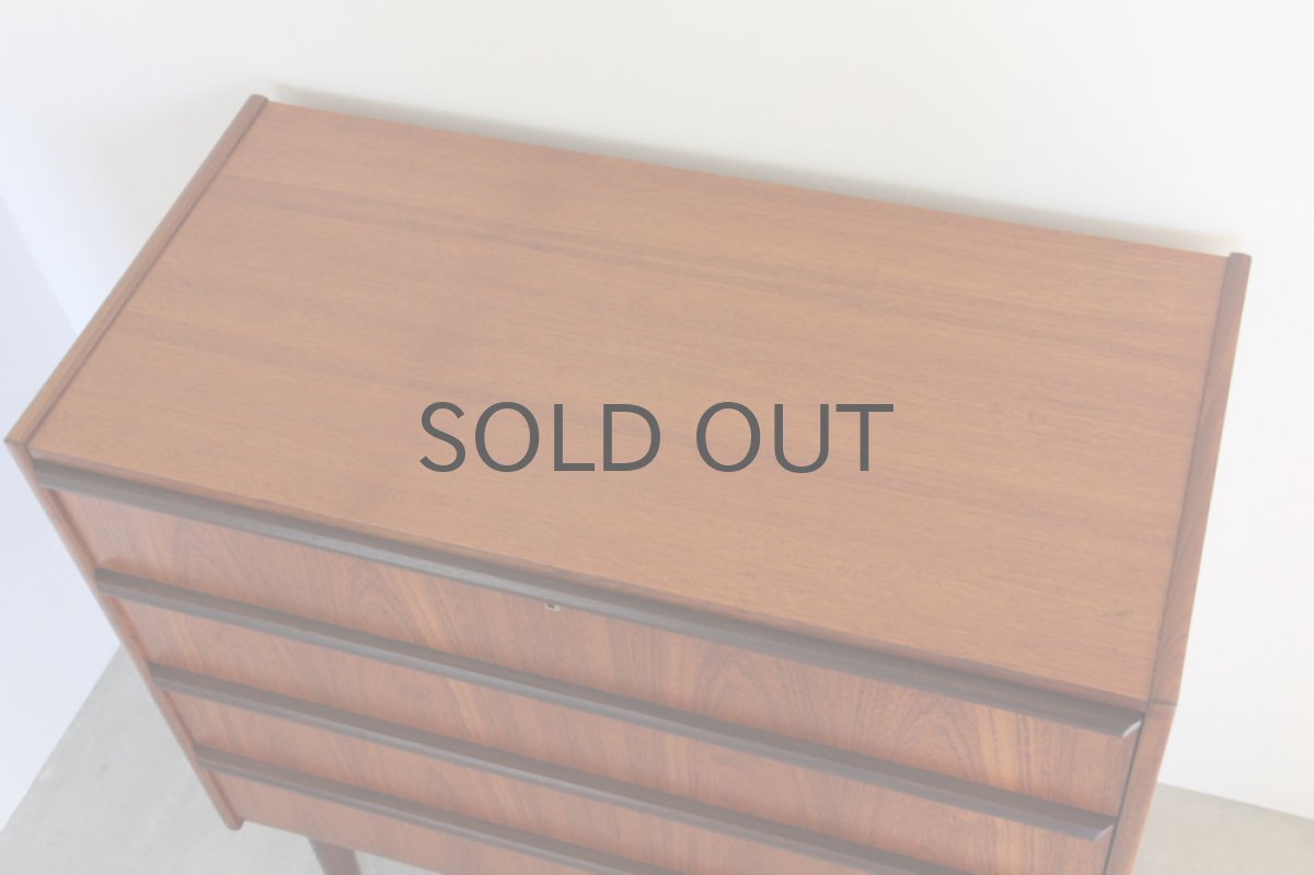 画像2: 北欧家具ビンテージ デンマーク製 4段 チーク チェスト (2)