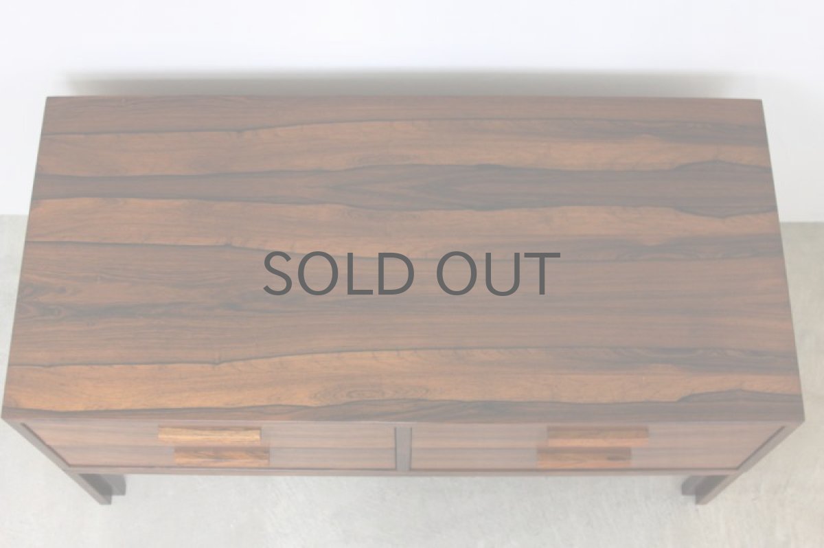 画像4: デンマーク製FM Furniture.社製　Kai Kristiansen カイ・クリスチャンセン　ローズウッド2段チェスト (4)