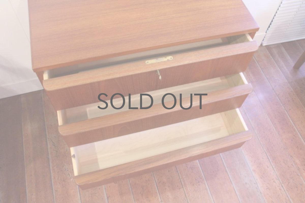 画像4: 北欧家具ヴィンテージ/デンマーク 3段 チークチェスト  (4)