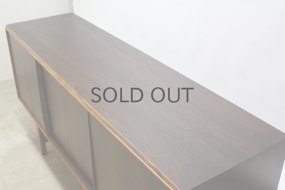 画像2: 北欧家具ビンテージ　デンマーク製　ローズウッド　サイドボード (2)