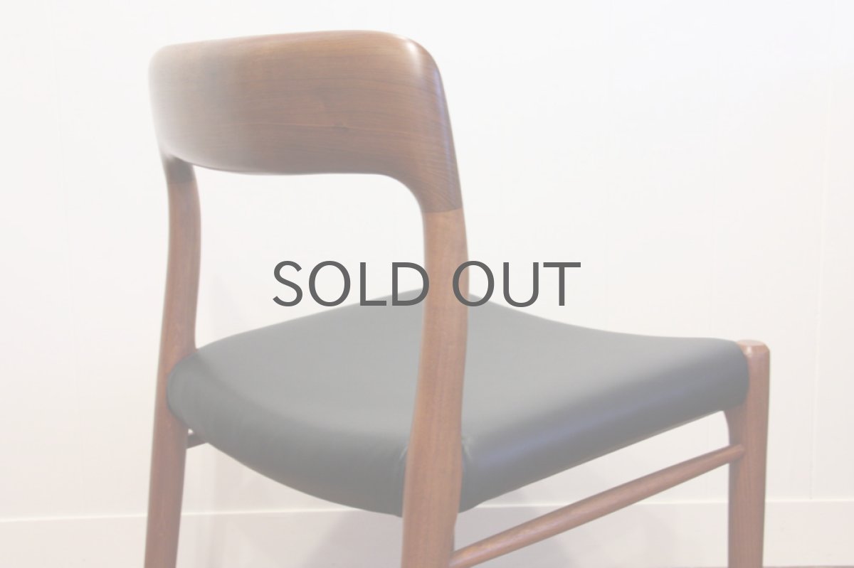 画像2: J.L.モラー社製、ニルスオットモラー  革張りチーク  ダイニングチェア (2)