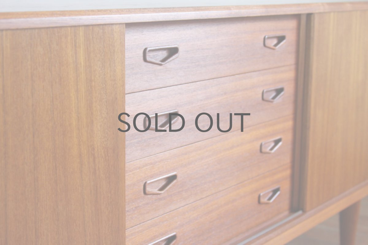 画像4: 北欧家具ビンテージ デンマーク製 チークローサイドボードClausen&Son社製 (4)