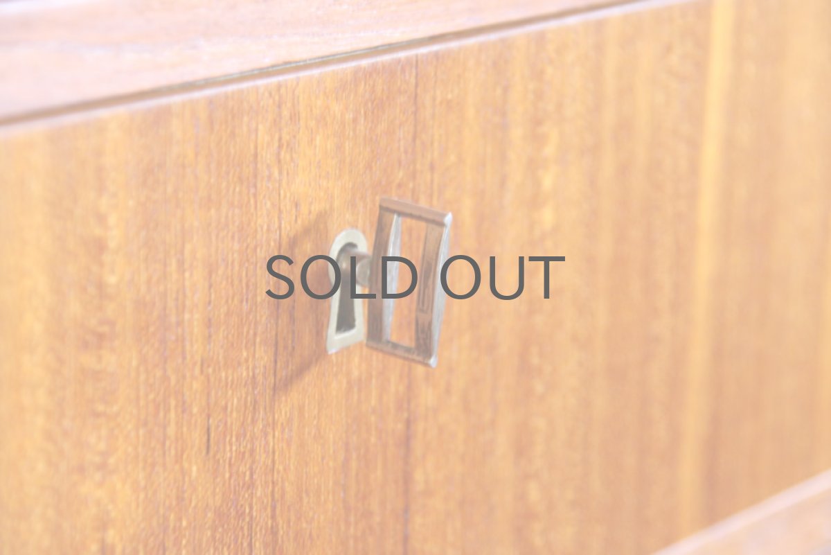 画像3: 北欧ビンテージ家具/デンマーク　チークチェスト引き戸+引き出し3段 (3)