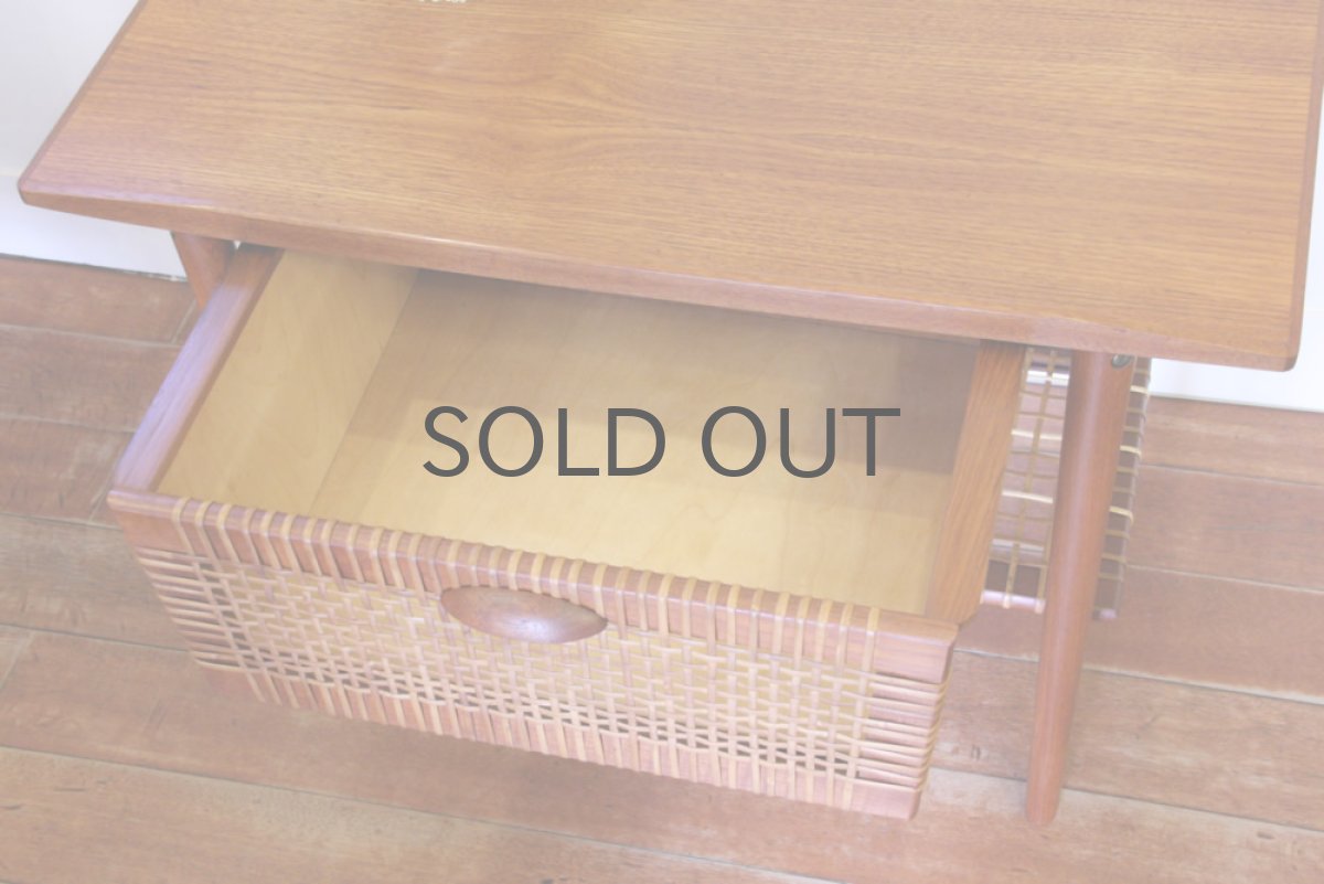 画像3: 北欧ヴィンテージ/デンマーク製　サイドテーブル　引き出し付き (3)