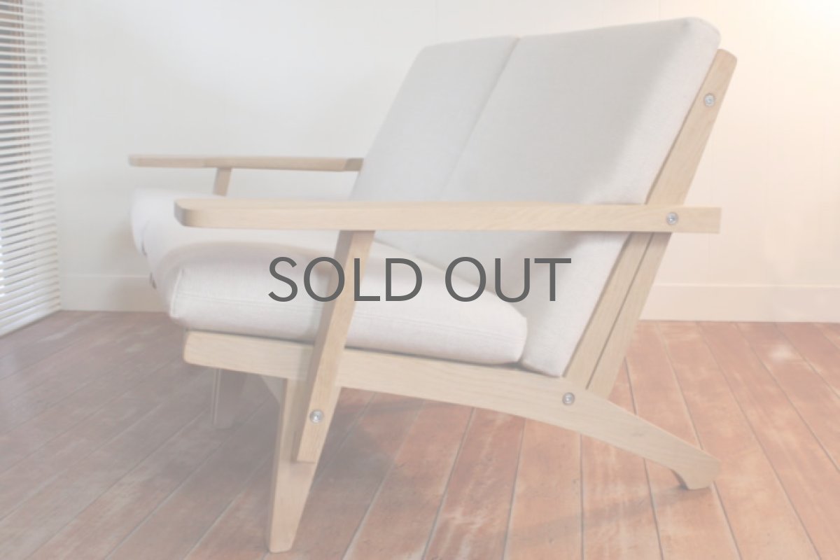 画像2: Hans j Wegner/ハンス J ウェグナー GE370 2人掛けソファー (2)