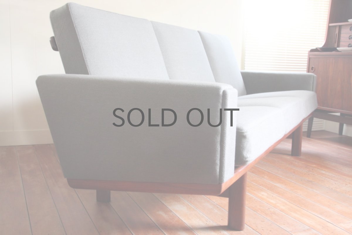 画像2: 北欧家具/Hans j Wegnerハンス J ウェグナー ソファー GE236 (2)