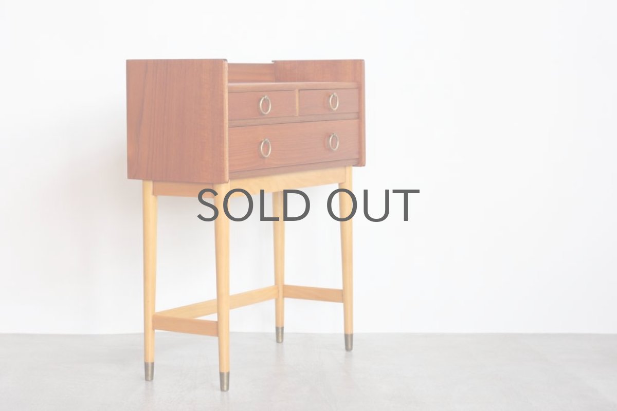 画像4: 北欧ビンテージ家具／デンマーク製／チェスト／チーク／真鍮リングハンドル (4)