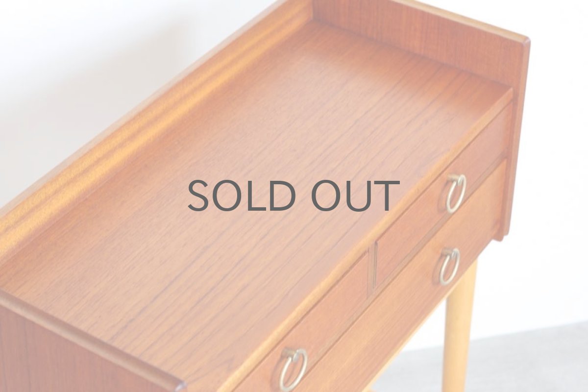 画像5: 北欧ビンテージ家具／デンマーク製／チェスト／チーク／真鍮リングハンドル (5)