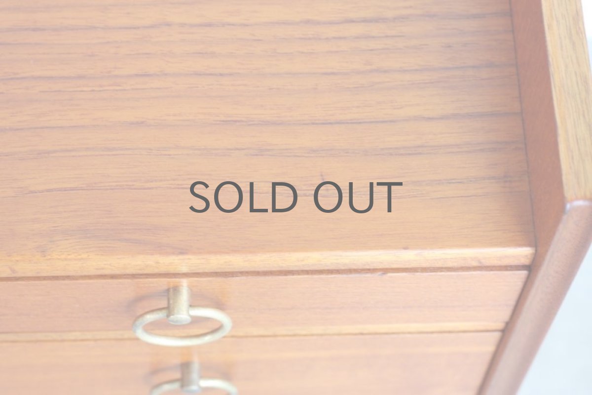 画像9: 北欧ビンテージ家具／デンマーク製／チェスト／チーク／真鍮リングハンドル (9)