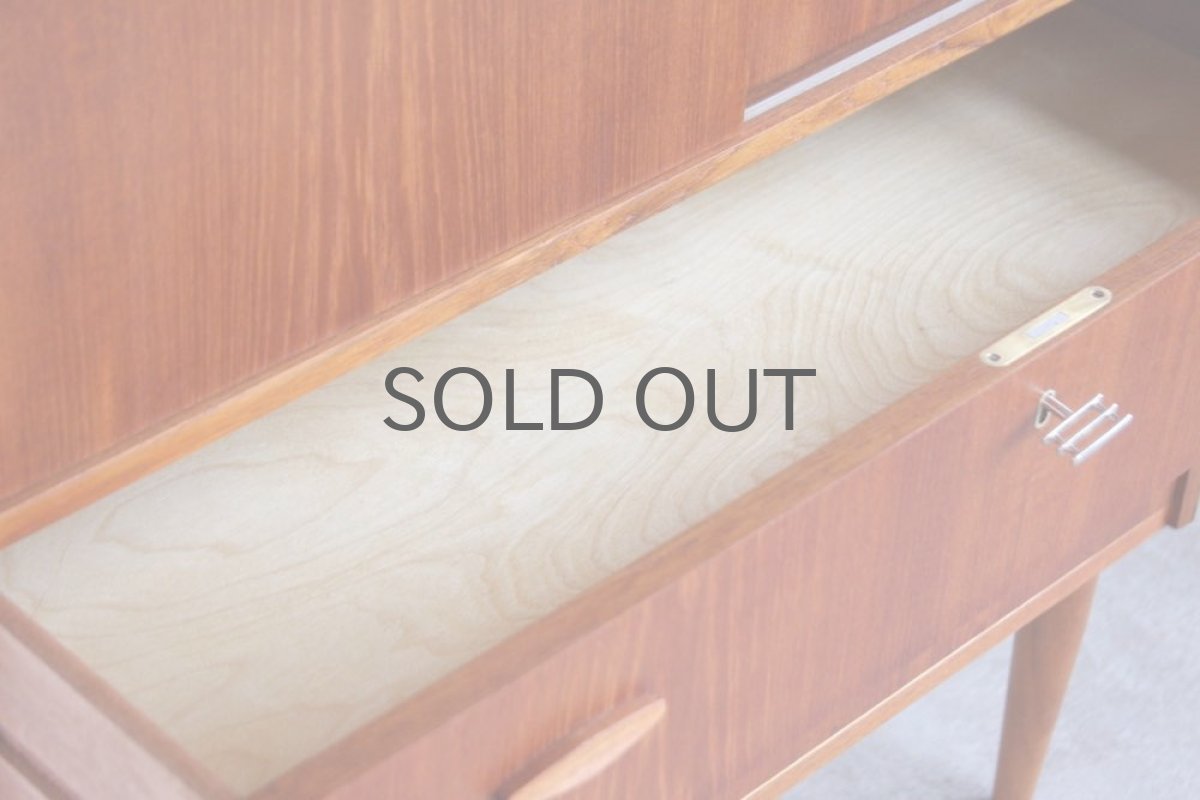 画像8: 北欧ビンテージ家具/デンマーク製/チークチェスト引き戸+引き出し3段 (8)