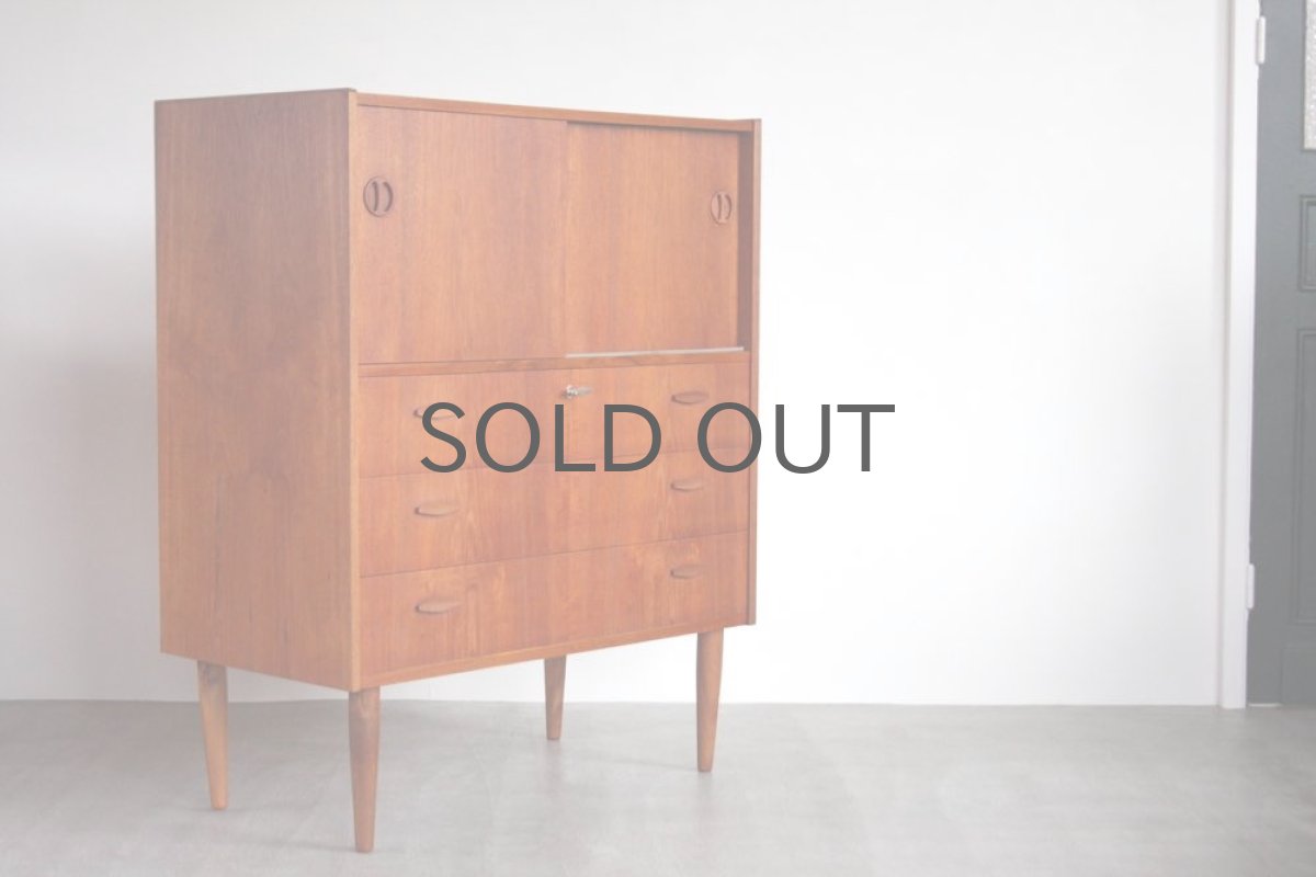 画像5: 北欧ビンテージ家具/デンマーク製/チークチェスト引き戸+引き出し3段 (5)