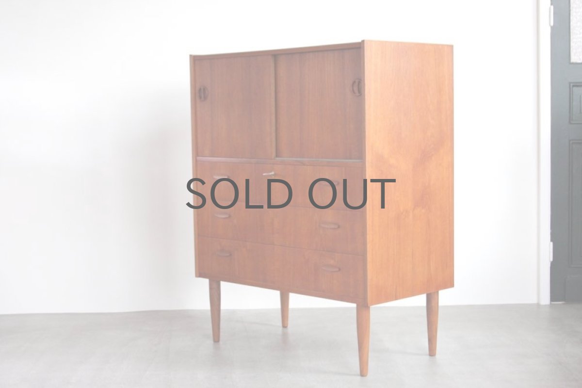 画像2: 北欧ビンテージ家具/デンマーク製/チークチェスト引き戸+引き出し3段 (2)