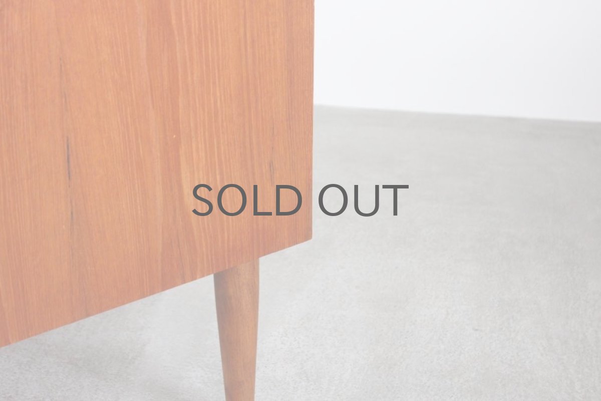 画像10: 北欧ビンテージ家具/デンマーク製/チークチェスト引き戸+引き出し3段 (10)