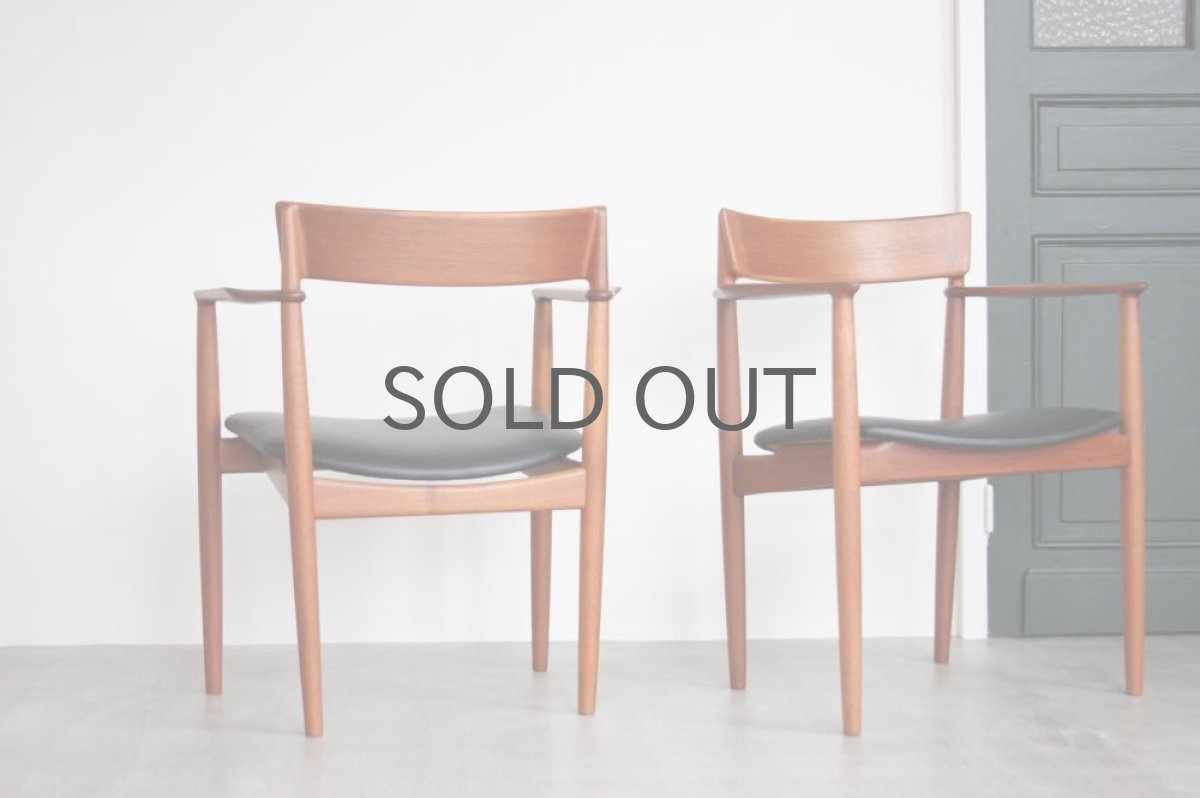 画像2: 北欧ビンテージ家具/デンマーク製/Henry Rosengren Hansen /カンファレンスチェア/チーク アーム付き (2)