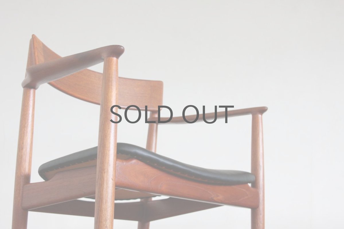 画像5: 北欧ビンテージ家具/デンマーク製/Henry Rosengren Hansen /カンファレンスチェア/チーク アーム付き (5)