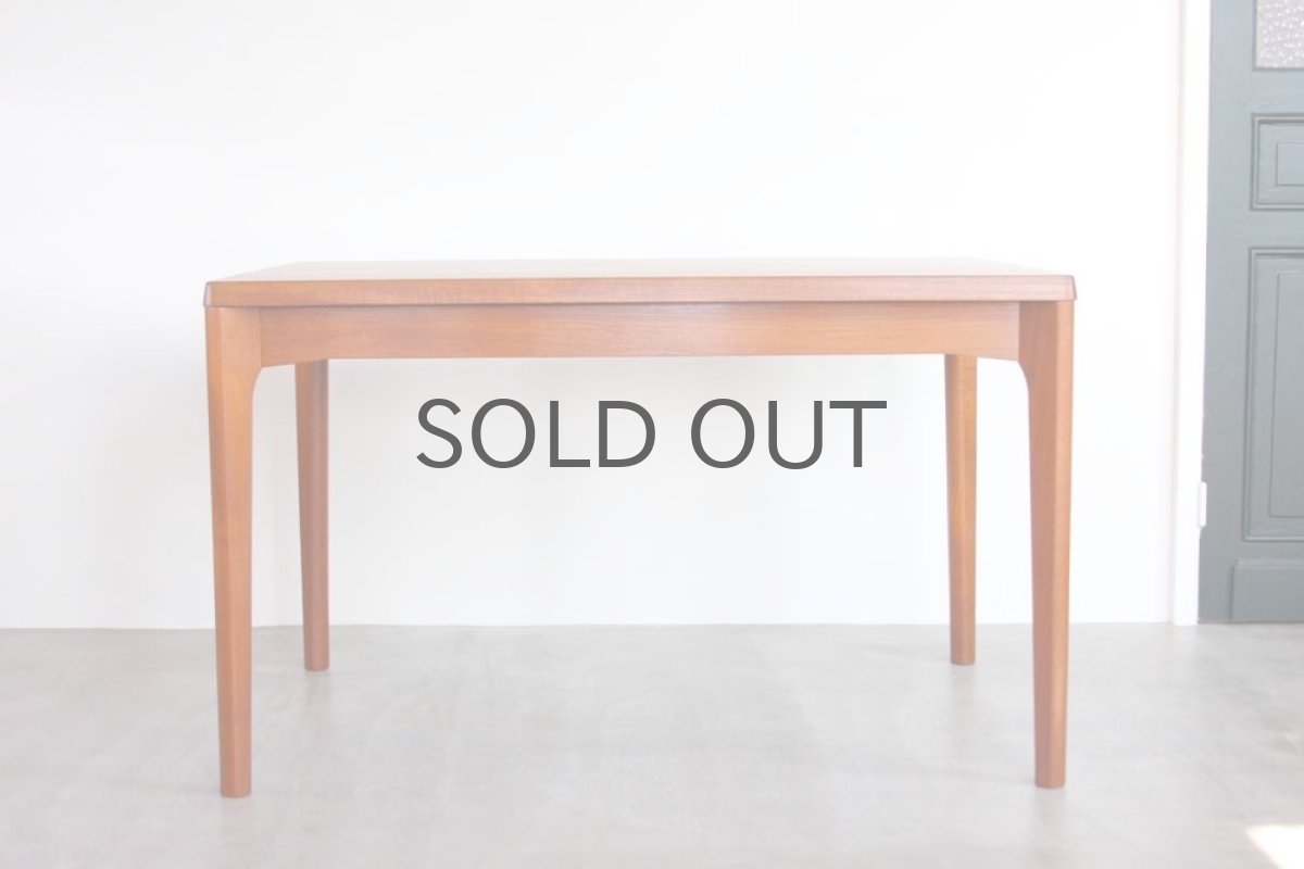 画像2: 北欧ビンテージ家具/デンマーク製 /Henning Kjærnulf/ダイニングテーブル/チーク (2)