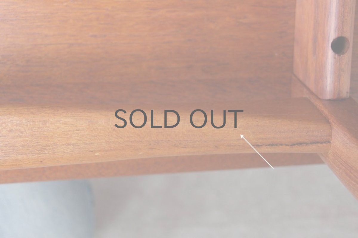 修復の痕があります。