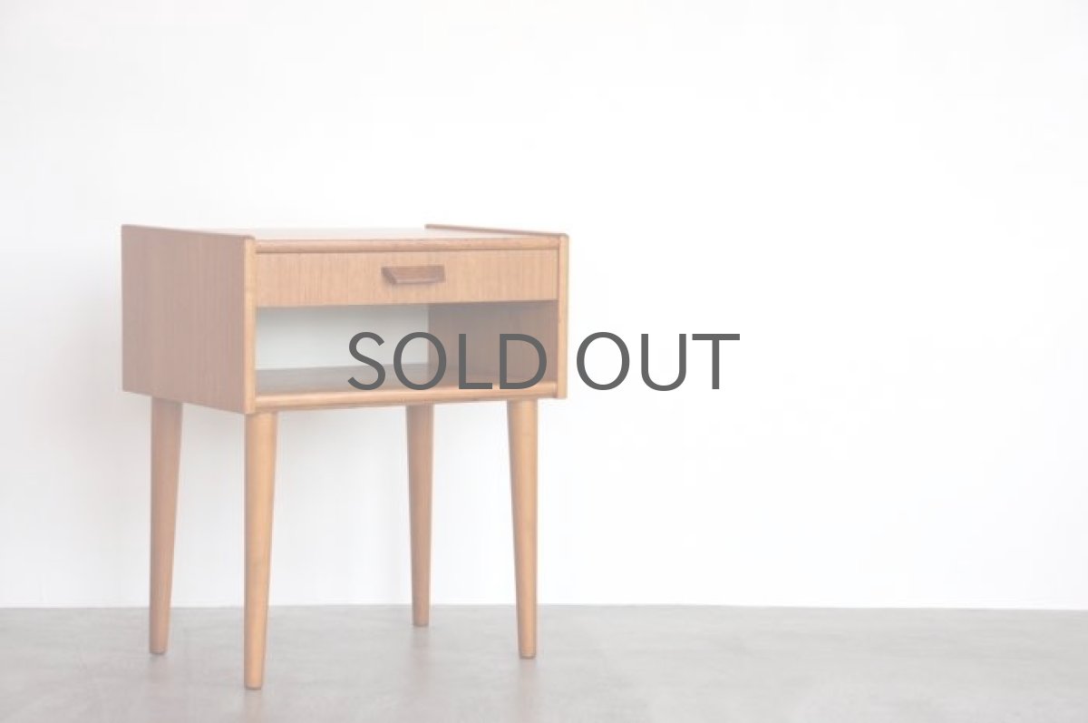 画像2: 北欧ビンテージ家具/スウェーデン/チーク&ビーチ/ベッドサイドテーブル (2)