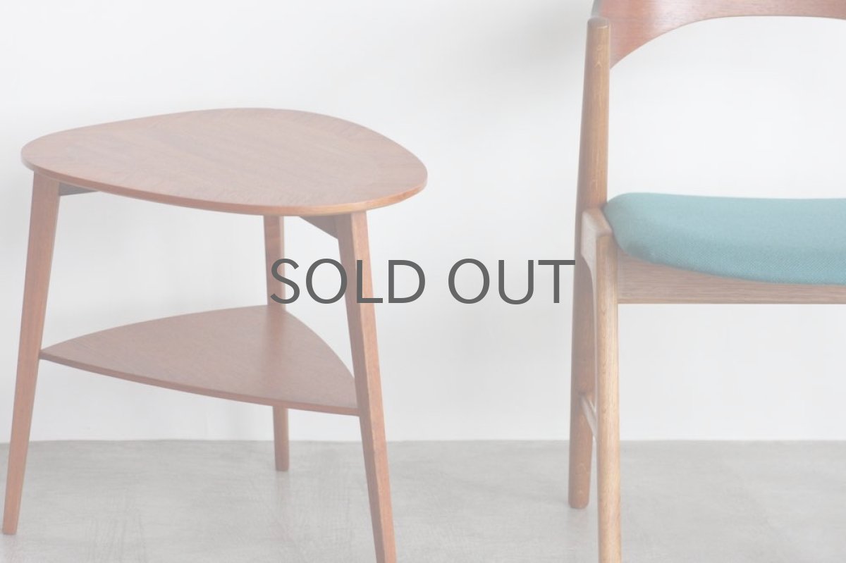 画像6: ビンテージ北欧家具/デンマーク製/チーク/サイドテーブル/丸三角型 (6)