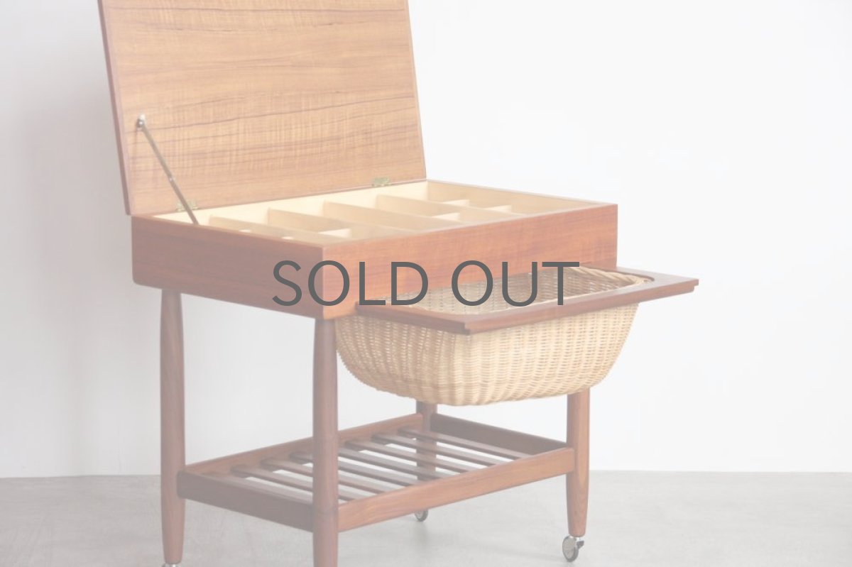 画像3: 北欧ビンテージ家具/デンマーク製/ソーイングキャビネッ/ Ejvind A. Johansson  (3)