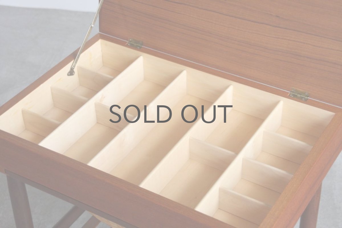 画像4: 北欧ビンテージ家具/デンマーク製/ソーイングキャビネッ/ Ejvind A. Johansson  (4)