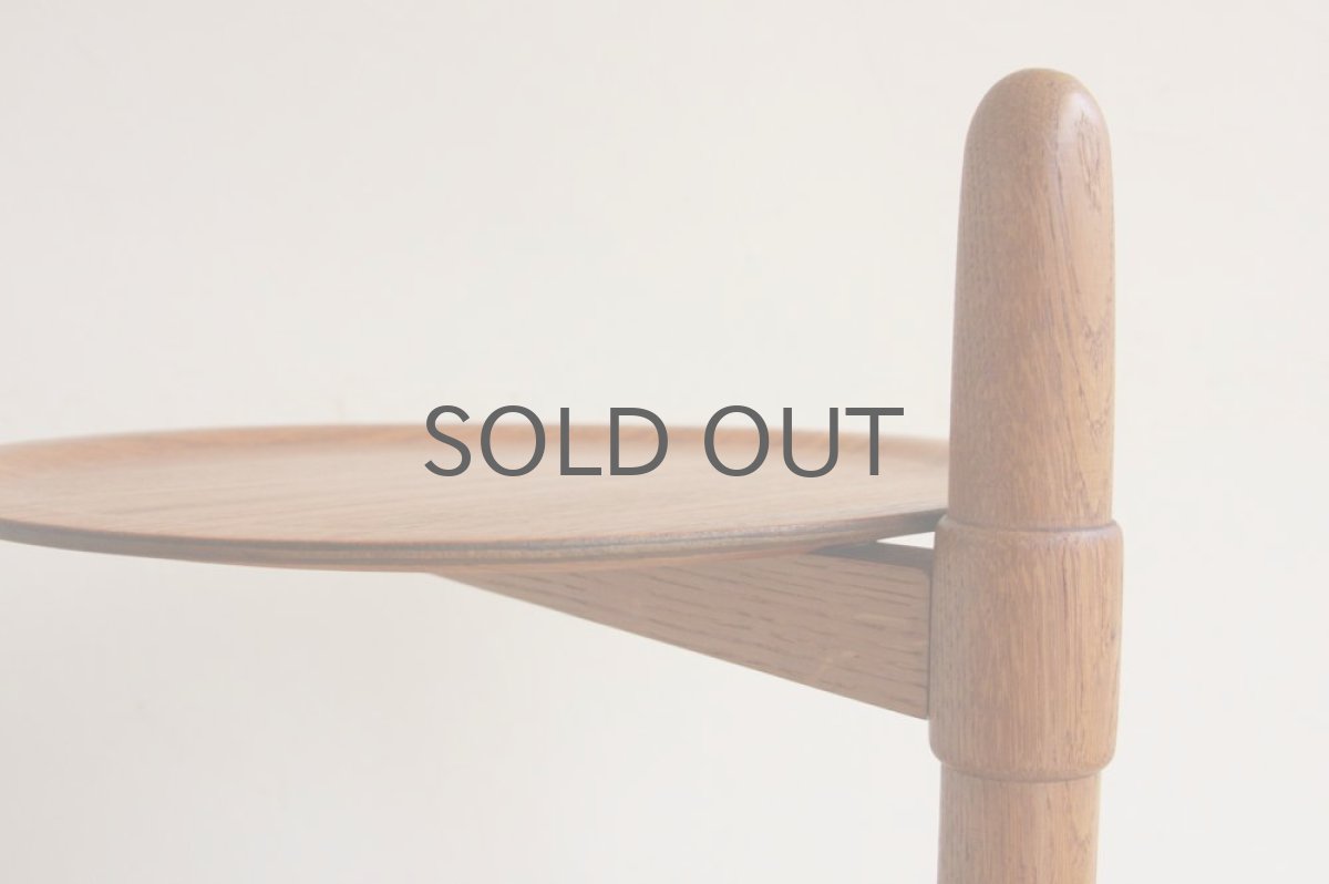 画像2: 北欧ヴィンテージ家具　 チーク＆オーク　サイドテーブル 円形 (2)