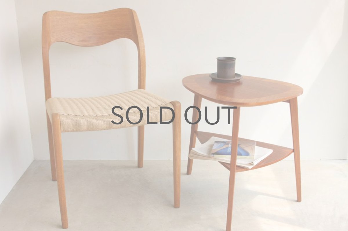 画像5: 北欧ヴィンテージ家具  チーク サイドテーブル 丸三角型 (5)