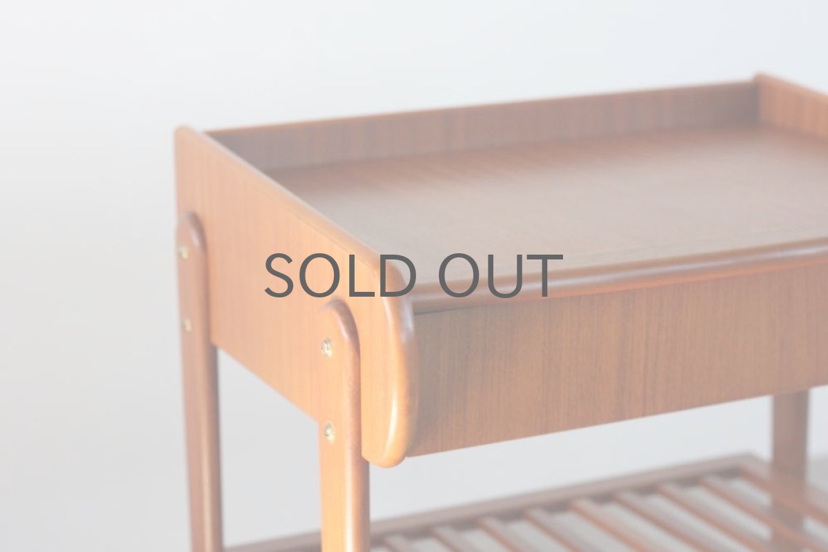 画像2: 北欧ビンテージ家具/スウェーデン/チーク/ベッドサイドテーブル (2)