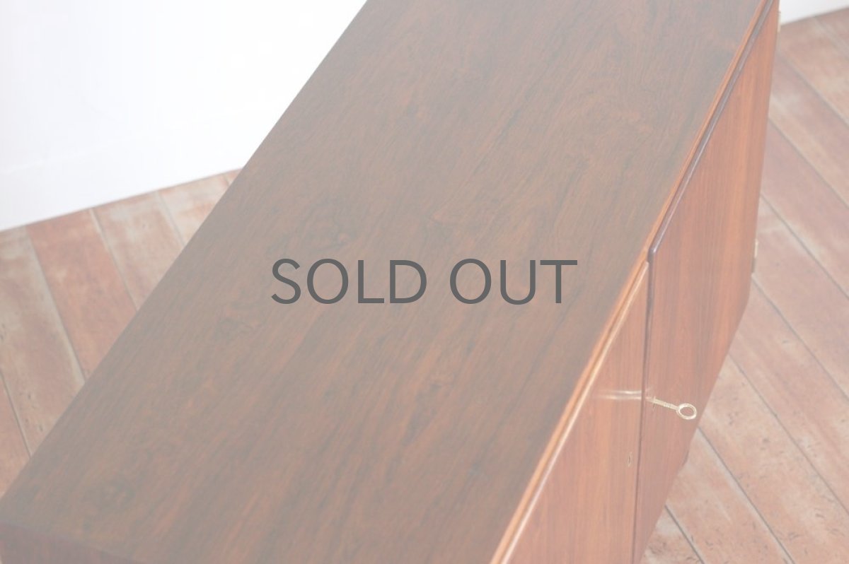 画像4: 北欧ビンテージ家具/デンマーク/ロースウッド/キャビネット/Hundevad & Co.社製 (4)