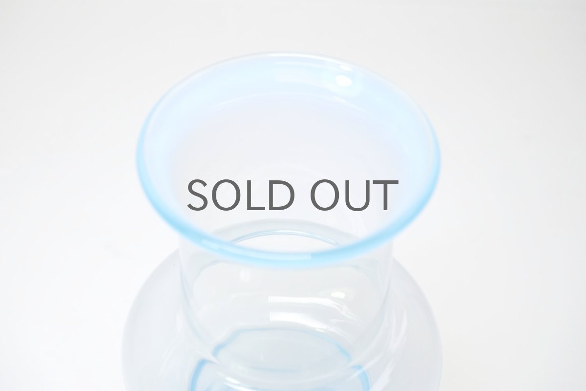 画像2: スウェーデン/BODA/シグネ ペーション/Blom/ガラスフラワーベース/ライトブルー (2)